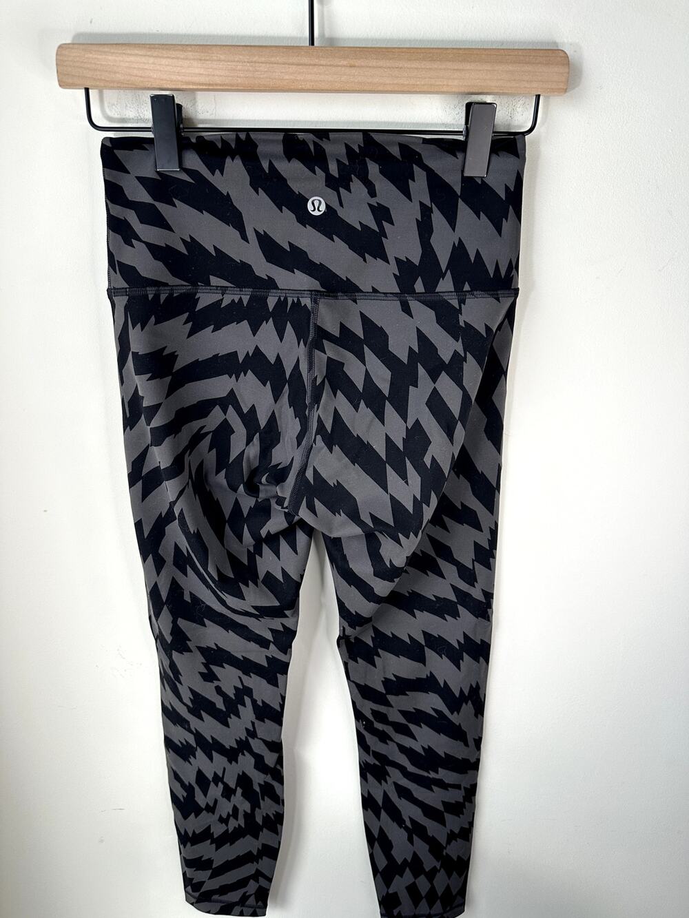 Lululemon Wunder Train High-Rise Tight 25" Size 6